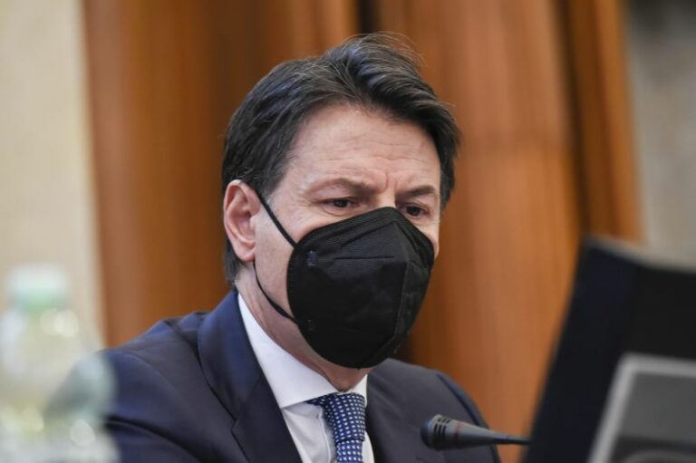 Francia, Conte: “Non lasciare a destra xenofoba risposta ai cittadini”