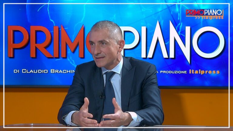 Covid, Costa: “Obiettivo è convivenza con il virus, avanti con i vaccini”