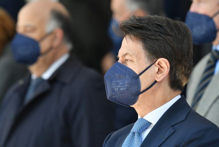 Ucraina, Conte: “M5S si oppone all’invio di aiuti militari”