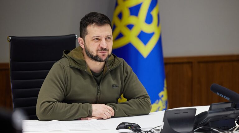 ZELENSKY SPAVENTA IL MONDO: “PREPARARSI AD ATTACCO NUCLEARE RUSSO”