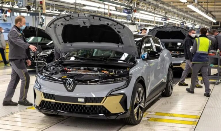 Renault, Mègane E-Tech Electric verso impatto ambientale zero