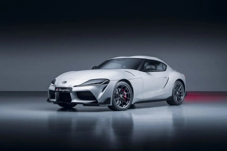 Toyota presenta la nuova GR Supra con cambio manuale