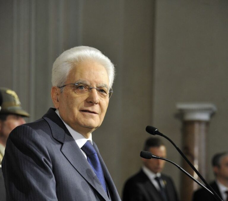 Esercito, Mattarella: “Politica difesa Italia ha vocazione pace”