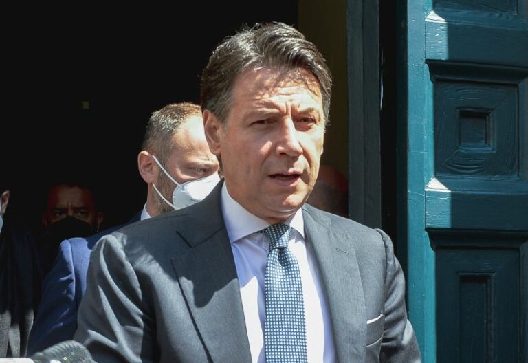 Energia, Conte: “Costretti a non votare dl per dare un segnale forte”
