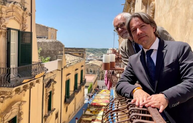 Taormina-Noto: patto turistico nella città dell’Infiorata