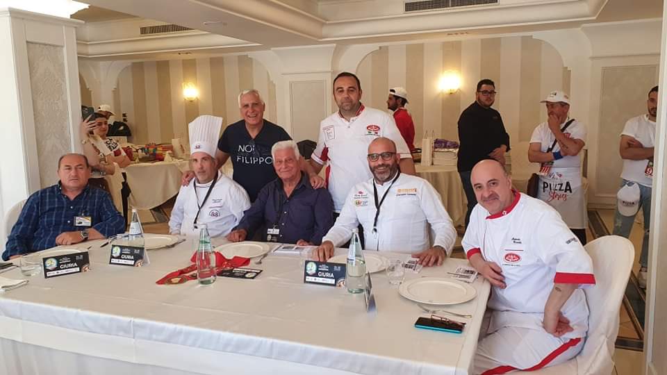 Trofeo dell'Arte Bianca: i maestri pizzaioli di Taormina e Naxos trionfano in Calabria 1 IMG 20220526 WA0015