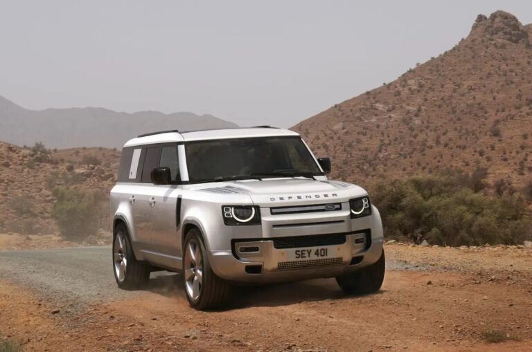 Nuova Land Rover Defender 130, fino a 8 posti per l’avventura