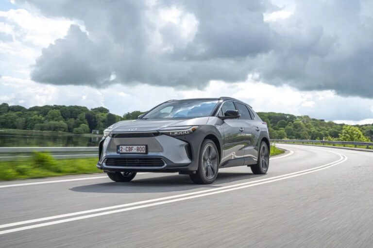 Nuovo bZ4X, la prima Toyota 100% elettrica