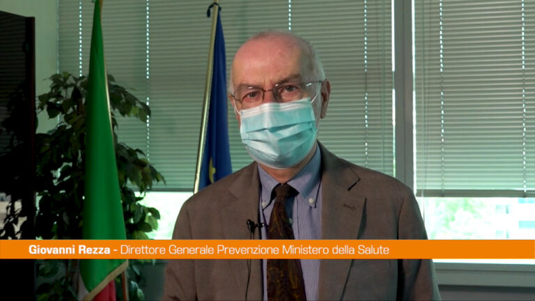Covid, Rezza: “Incidenza ancora in calo”