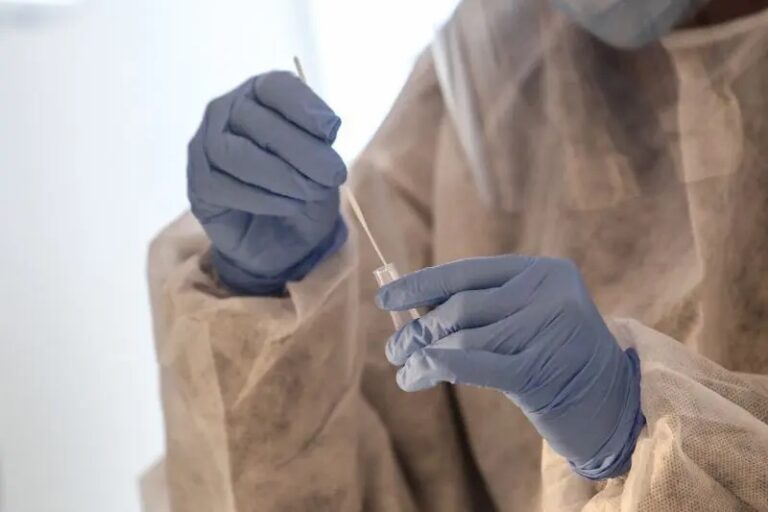 Boom contagi Covid tra sanitari, Quici: “Stipendi ridotti, ingiustizia”