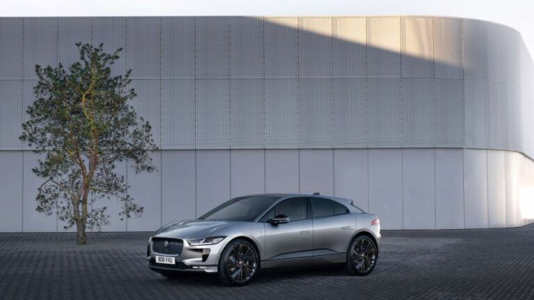 Jaguar, solo auto elettriche già nel 2025 Jaguar, solo auto elettriche già nel 2025
