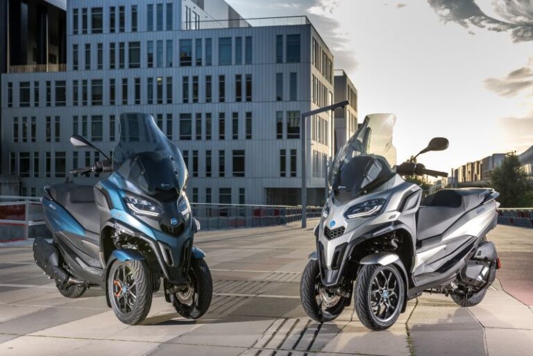 Piaggio presenta i nuovi modelli Mp3 Piaggio presenta i nuovi modelli Mp3