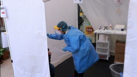 Sono 51.208 i casi Covid e 77 le vittime in 24 ore, positività al 19,5%