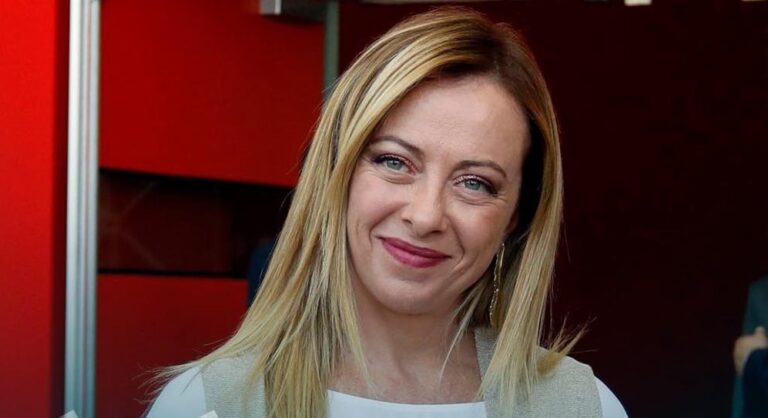 Meloni: “Sinistra si rassegni, risolleveremo l’Italia”