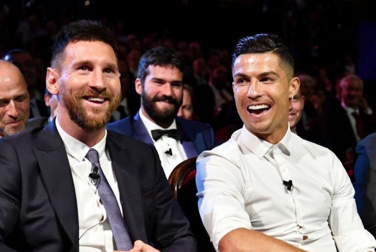 “Masochinstict” Taormina: in 20 anni la città ha perso i soldi di Messi e Ronaldo “Masochinstict” Taormina: in 20 anni la città ha perso i soldi di Messi e Ronaldo
