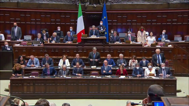Casta col mal di Mario: sarà sfida elettorale sotto l’ombrellone