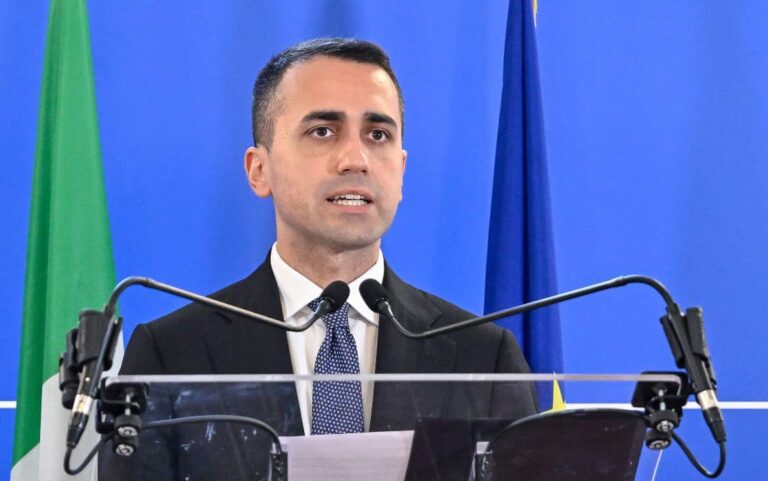 Il governo manda a casa i navigator di Di Maio
