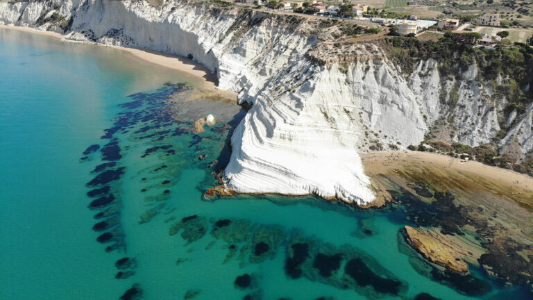 Scala dei Turchi passa al Comune Realmonte, finito il contenzioso Scala dei Turchi passa al Comune Realmonte, finito il contenzioso