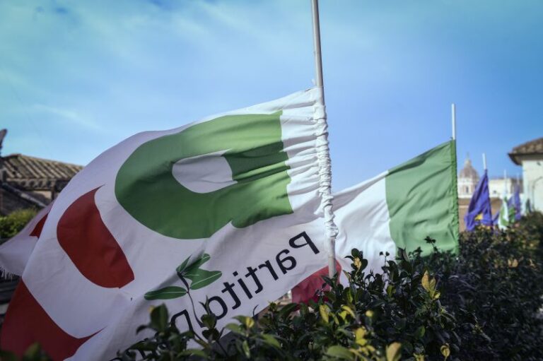 Il PD avverte De Luca: “A Taormina vi frantumerete e noi saremo già pronti”