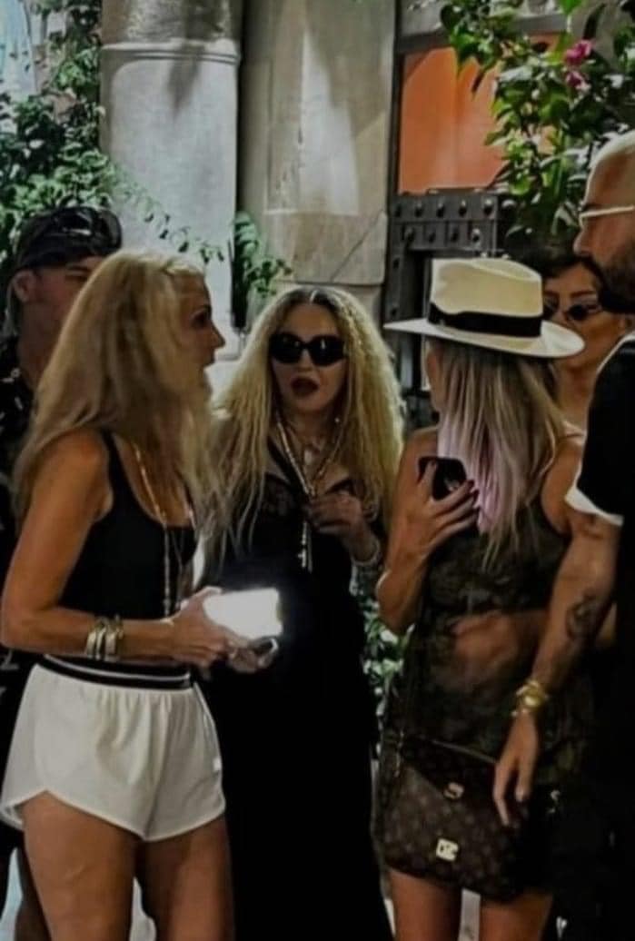 Madonna a Taormina: la regina del pop si innamora della città (FOTO) Madonna a Taormina: la regina del pop si innamora della città (FOTO)