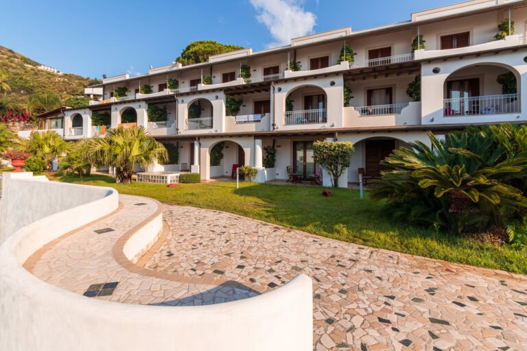 Hotel Tritone a Lipari, la destinazione perfetta per una vacanza da sogno Hotel Tritone a Lipari, la destinazione perfetta per una vacanza da sogno
