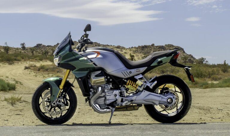 Arriva la nuova Moto Guzzi V100 Mandello