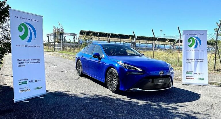 Auto a idrogeno, primo test drive 
