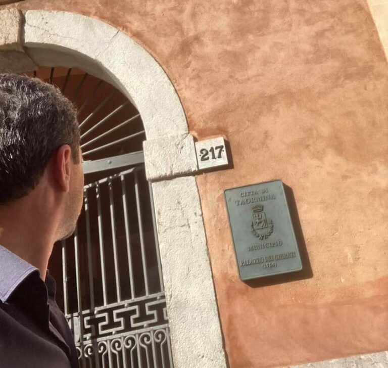 De Luca lancia il referendum: “Taorminesi mi volete come sindaco sì o no?