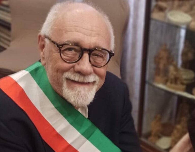 Bolognari prepara la sfida a De Luca: così la vuole ribaltare