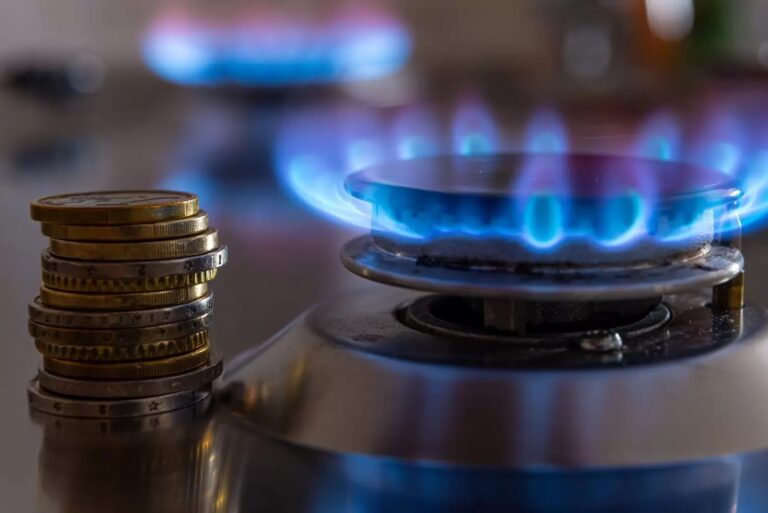 Bollette del gas, nuovo aumento a ottobre