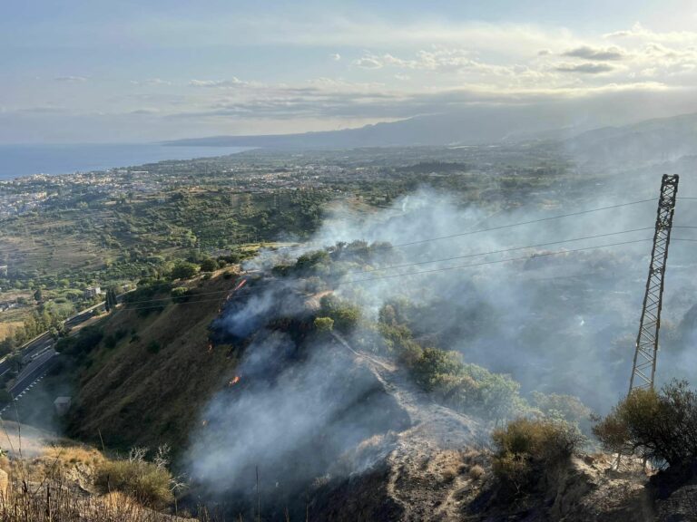 Fiamme e fango, il dramma delle contrade: “Aiutateci, non esiste più niente”