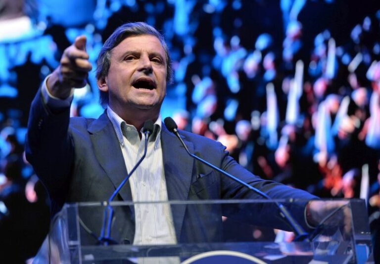 Calenda: “Letta, non serve manifestare senza una proposta”