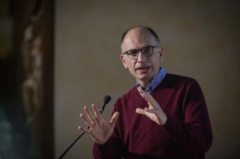 Camera, Letta: “Fontana allontana l’Italia dal cuore dell’Europa”
