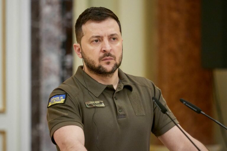 Zelensky: “I russi hanno distrutto il 30% delle centrali elettriche”
