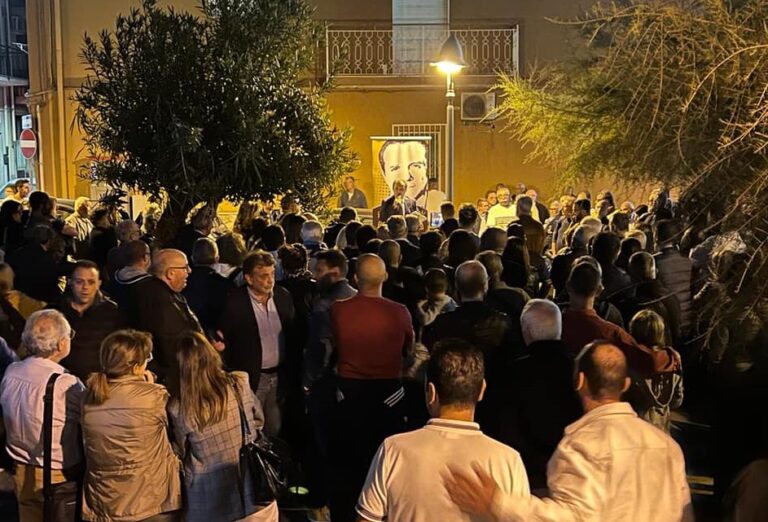 De Luca a Trappitello: “E l’ora del fronte anti-politica spazzatura”