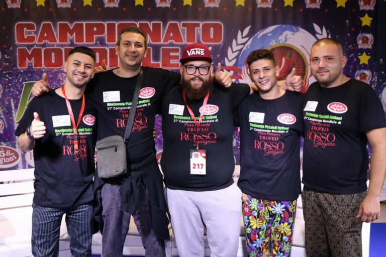 Mondiale di Pizza in Calabria: i pizzaioli del polo turistico di Taormina protagonisti