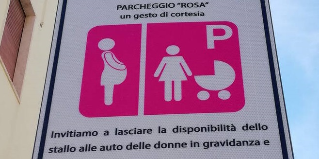 A Taormina arrivano i parcheggi rosa per donne in gravidanza e con figli