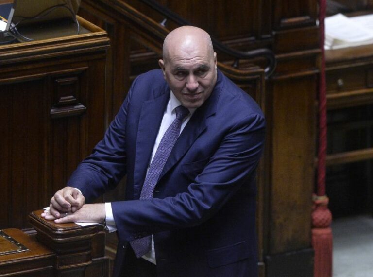 Ucraina, Crosetto: “Resteremo al fianco di Kiev”
