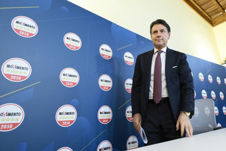 Migranti, Conte: “Il blocco navale urlato da Meloni solo un vuoto slogan”