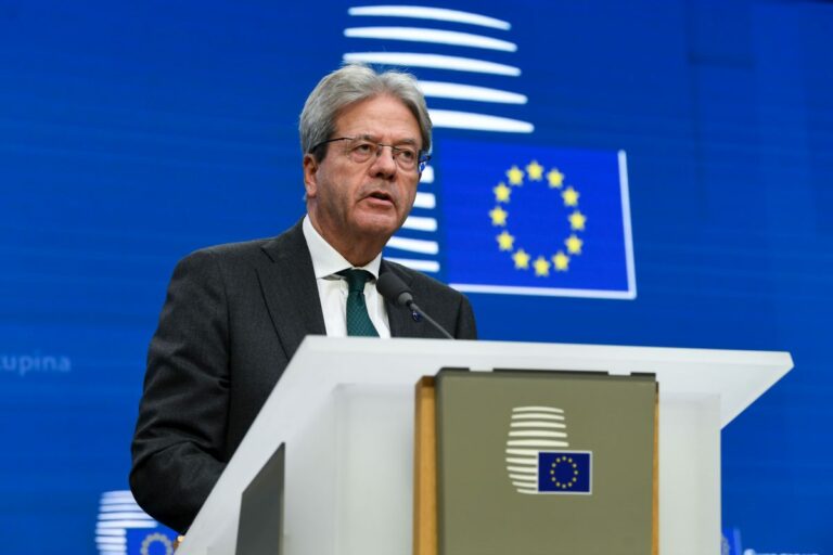 Ue, Gentiloni: “Crescita e investimenti vanno incoraggiati” Ue, Gentiloni: “Crescita e investimenti vanno incoraggiati”