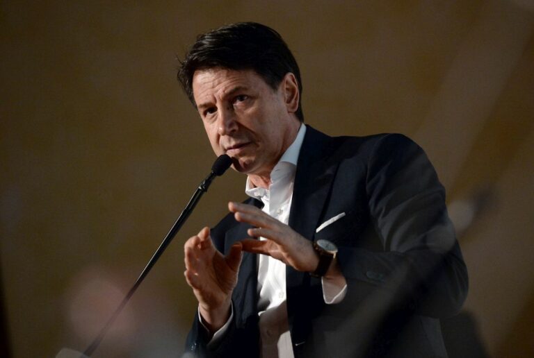 Manovra, Conte: “No a massacro sociale, troveranno un muro”