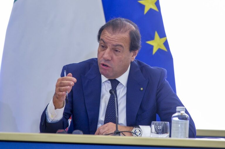 Leo: “Ora la tregua fiscale, riguarda 19 milioni di cartelle” Leo: “Ora la tregua fiscale, riguarda 19 milioni di cartelle”