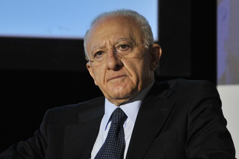 Frana a Ischia, De Luca: “Demolire alloggi costruiti in zone a rischio”