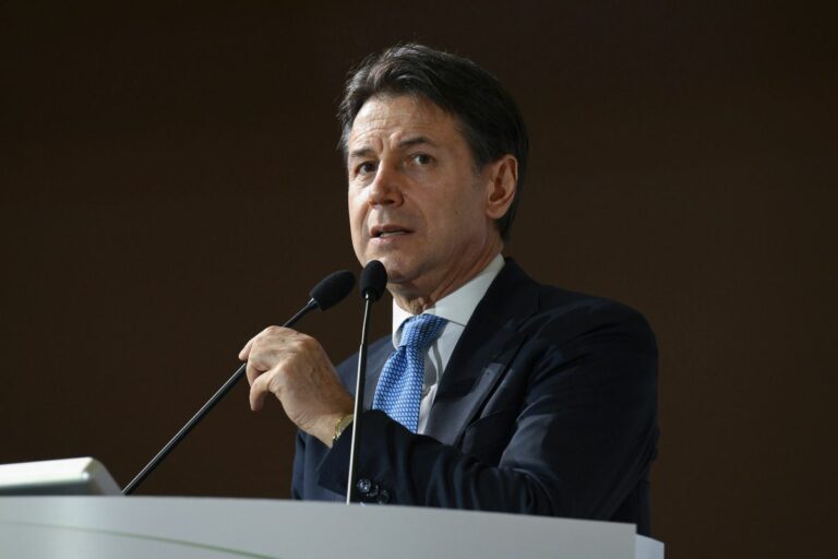 Ucraina, Conte: “Inviare armi non può più essere la soluzione”