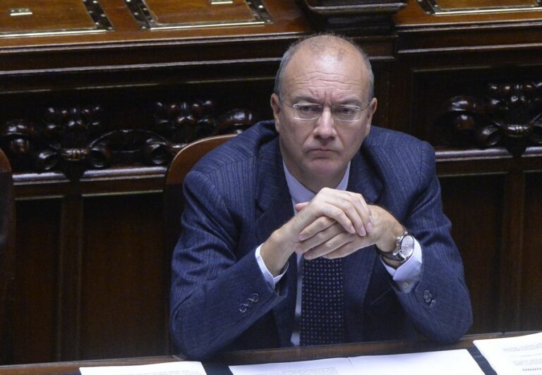 Scuola, Valditara: “Impegno perchè l’organico docenti resti invariato”