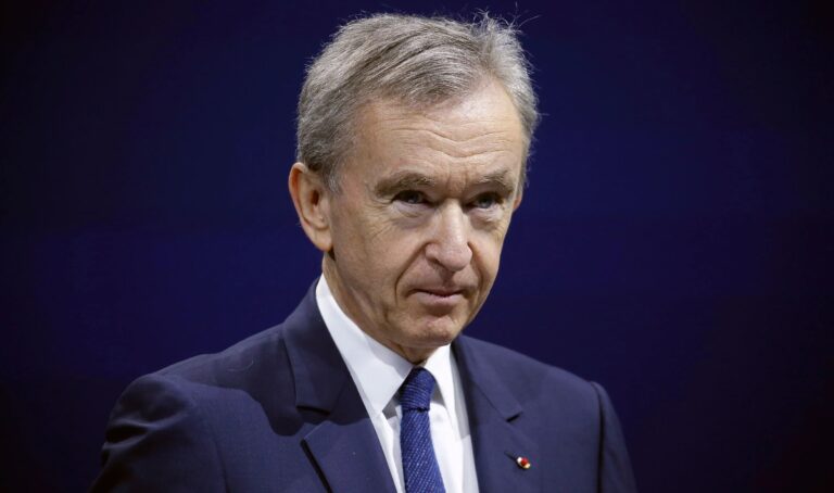 Arnault (Lvmh): “Pronti a rafforzare la leadership di Armani. Onorati di esserci nel testamento”