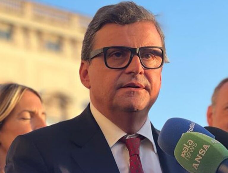 Calenda attacca Conte: “Anima morta, sull’Ucraina vergognati”