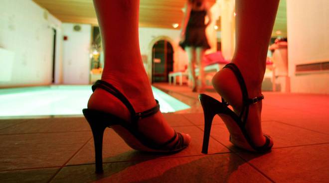 Inchiesta dei Cc: il business della prostituzione a Taormina