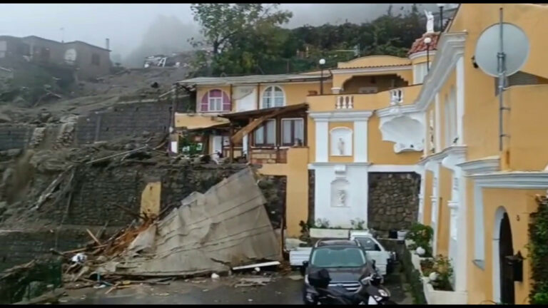 Frana a Ischia, le immagini del disastro (VIDEO)