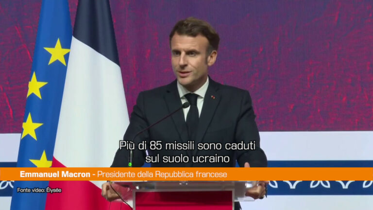 Macron: “Francia continuerà a dialogare con Russia” (VIDEO) Macron: “Francia continuerà a dialogare con Russia” (VIDEO)